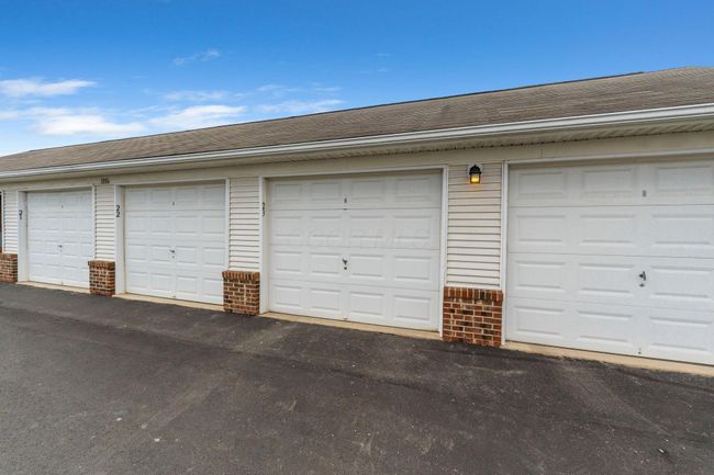 1080 Shady Lake Dr, Condo with 2 bedrooms, 4 bathrooms and null parking in Columbus OH | Image 5