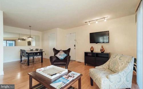905 Woodhollow Dr, MARLTON, NJ, 08053-1048 | Card Image