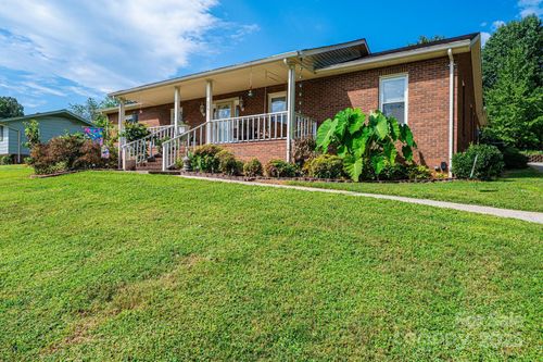 575 Boxwood St, Hudson, NC, 28638-2409 | Card Image