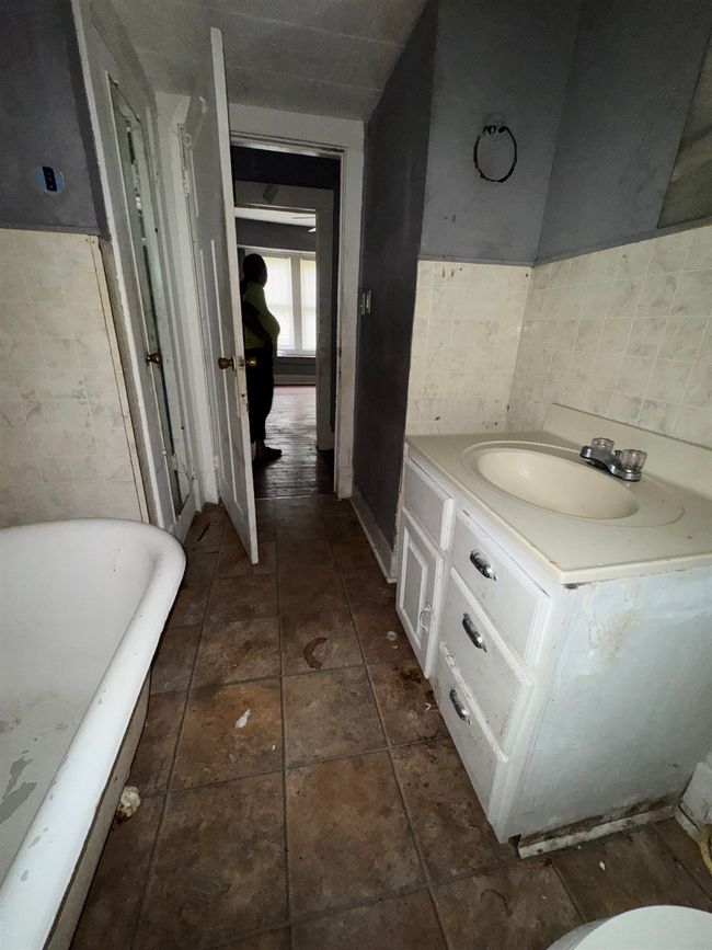 2726 13 Th St, House other with 2 bedrooms, 1 bathrooms and null parking in Port Arthur TX | Image 8