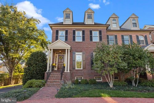 8 Dunham Ln, Newtown, PA, 18940-3503 | Card Image