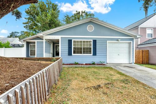 7502 Gadsden Dr, Temple Terrace, FL, 33637-7346 | Card Image