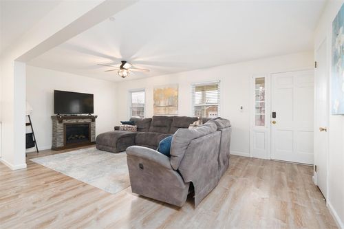 3521 Queens Way, Owensboro, KY, 42301-6938 | Card Image