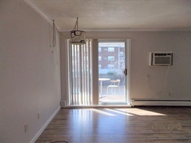 APT-12 - 273 Boston Post Rd E, Condo with 1 bedrooms, 1 bathrooms and 2 parking in Marlborough MA | Image 5