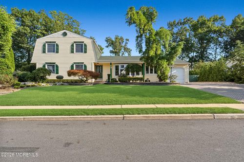 6 Meadowbrook Dr, Howell, NJ, 07731-2024 | Card Image