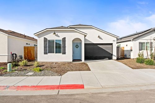 566 Green Lane, Lemoore, CA, 93245 | Card Image