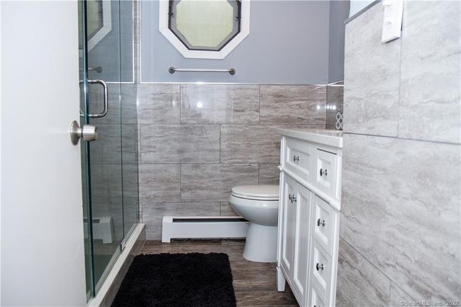 2nd Floor bath | Image 33