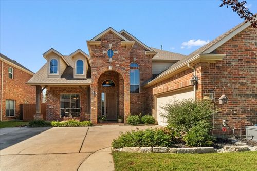 8402 Pecan Creek Dr, Arlington, TX, 76001-2954 | Card Image