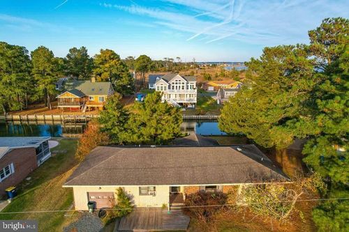 5105 Richardson St, CHINCOTEAGUE ISLAND, VA, 23336-3513 | Card Image