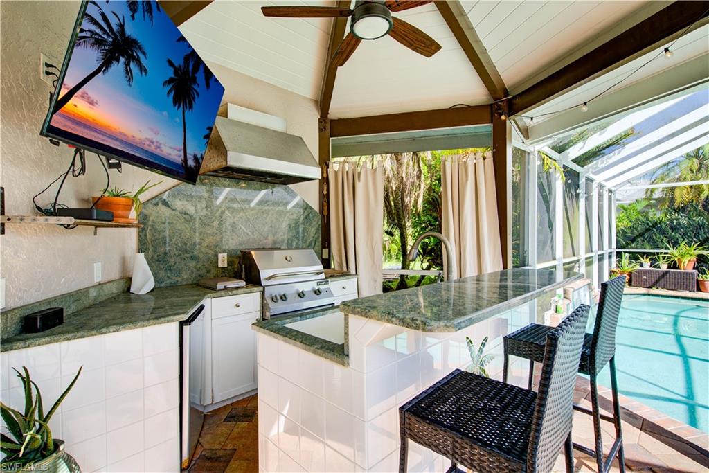 Residential in NAPLES 4