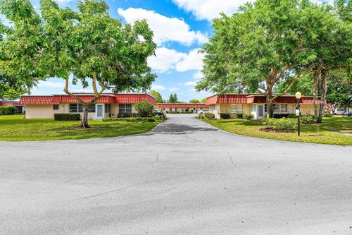 852 Salem Ln, Lake Worth, FL, 33467-2734 | Card Image