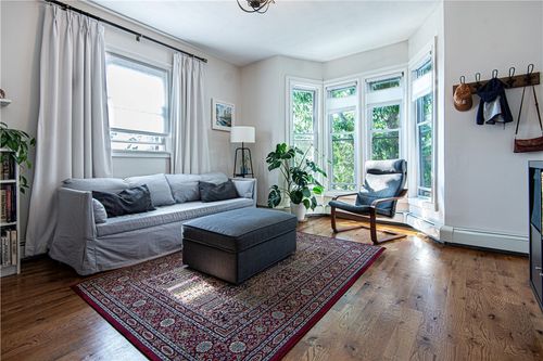 91 Jenkins St, Providence, RI, 02906-1846 | Card Image