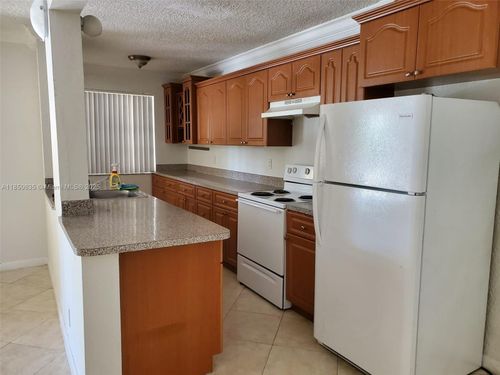 apt-106-1100 Ne 1st Ct, Hallandale Beach, FL, 33009-4411 | Card Image