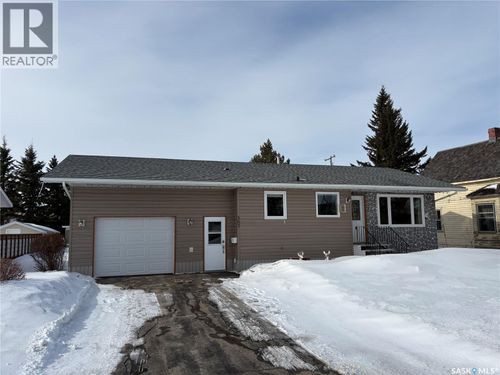 307 Carl Ave E, Langenburg, SK, S0A2A0 | Card Image