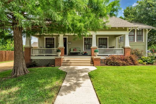 300 W College St, Grapevine, TX, 76051-5215 | Card Image