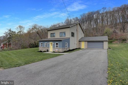 1734 Hametown Rd, GLEN ROCK, PA, 17327-9169 | Card Image