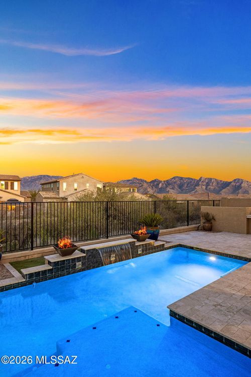 1005 W Lark Bunting Ln, Oro Valley, AZ, 85755-6017 | Card Image