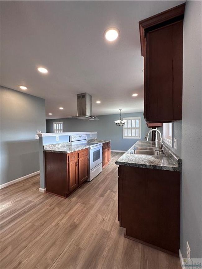 807 10 Th Ave N, House other with 3 bedrooms, 3 bathrooms and null parking in Glasgow MT | Image 7