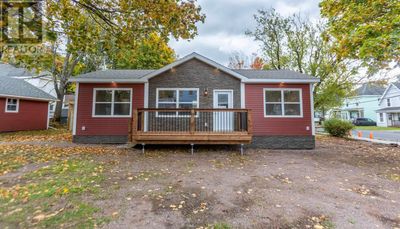 80 Havelock St, House other with 2 bedrooms, 2 bathrooms and null parking in Amherst NS | Image 2