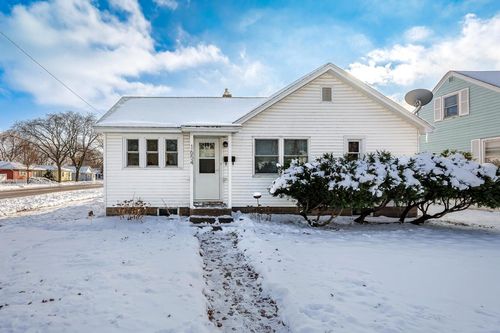 1654 Barlow Street, La Crosse, WI, 54601 | Card Image