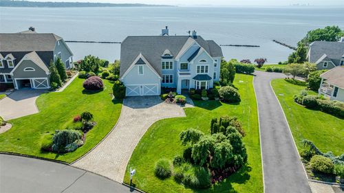 38 Pembroke Dr, Glen Cove, NY, 11542-1788 | Card Image