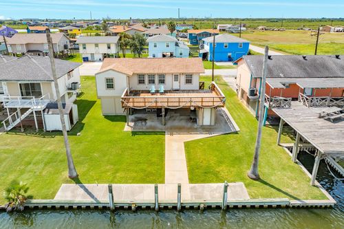 107 Crows Nest Rd, Freeport, TX, 77541-9676 | Card Image
