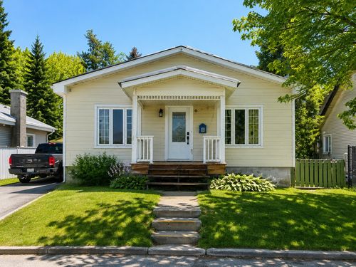 5 Rue Gauthier, House with 3 bedrooms, 2 bathrooms and null parking in Saint Jérôme QC | Card Image