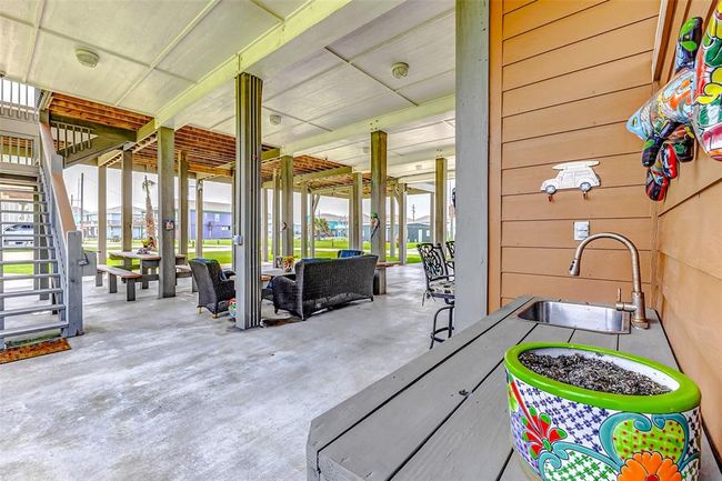 950 Seadrift Dr, House other with 5 bedrooms, 4 bathrooms and null parking in Crystal Beach TX | Image 27