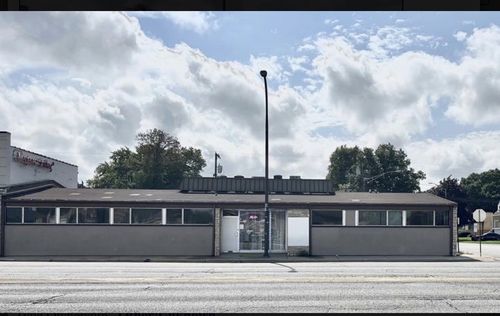 5669 W 95th St, Oak Lawn, IL, 60453-2382 | Card Image