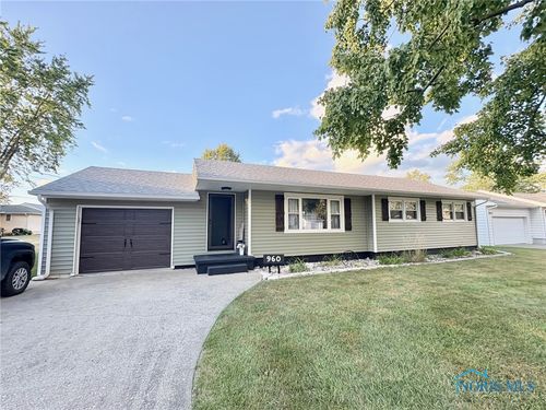 960 Lynne Ave, Napoleon, OH, 43545-1218 | Card Image