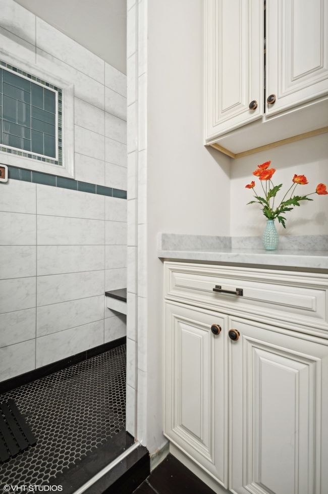 UNIT-103E - 125 Acacia Cir, Condo with 3 bedrooms, 3 bathrooms and 74 parking in Indian Head Park IL | Image 23