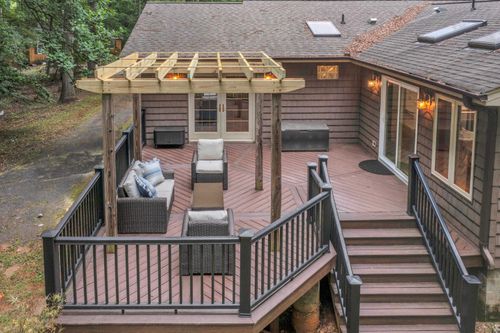 37 Wedgefield Dr, Boiling Springs, SC, 29316-8364 | Card Image