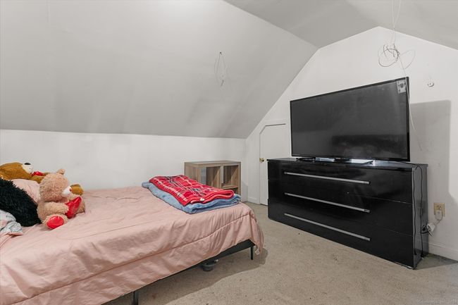 69 West St, Home with 5 bedrooms, 3 bathrooms and 2 parking in New London CT | Image 33