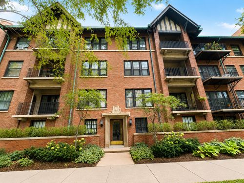 3c-1633 E Hyde Park Blvd, Chicago, IL, 60615-3152 | Card Image