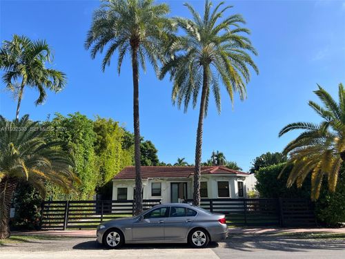 4575 Post Ave, Miami Beach, FL, 33140-3035 | Card Image
