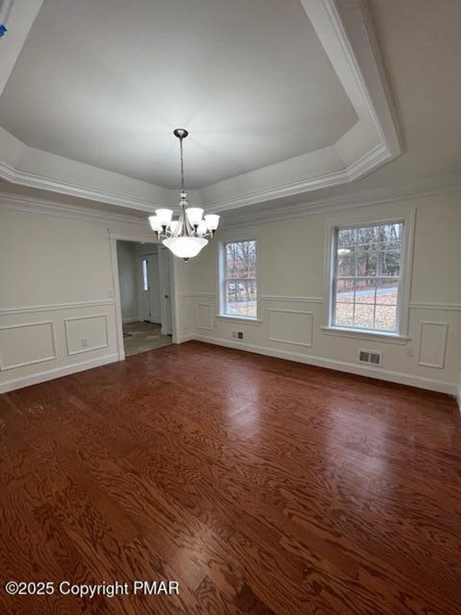 dining room | Image 10