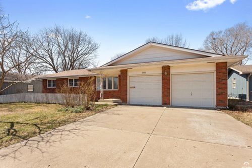 2737 Alabama St, Lawrence, KS, 66046-4555 | Card Image