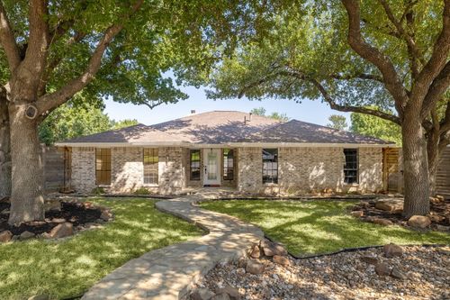 2605 Hilltop St, Round Rock, TX, 78681-1620 | Card Image
