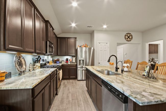 914 Golden Willow Ln, House other with 4 bedrooms, 3 bathrooms and 2 parking in Conroe TX | Image 13