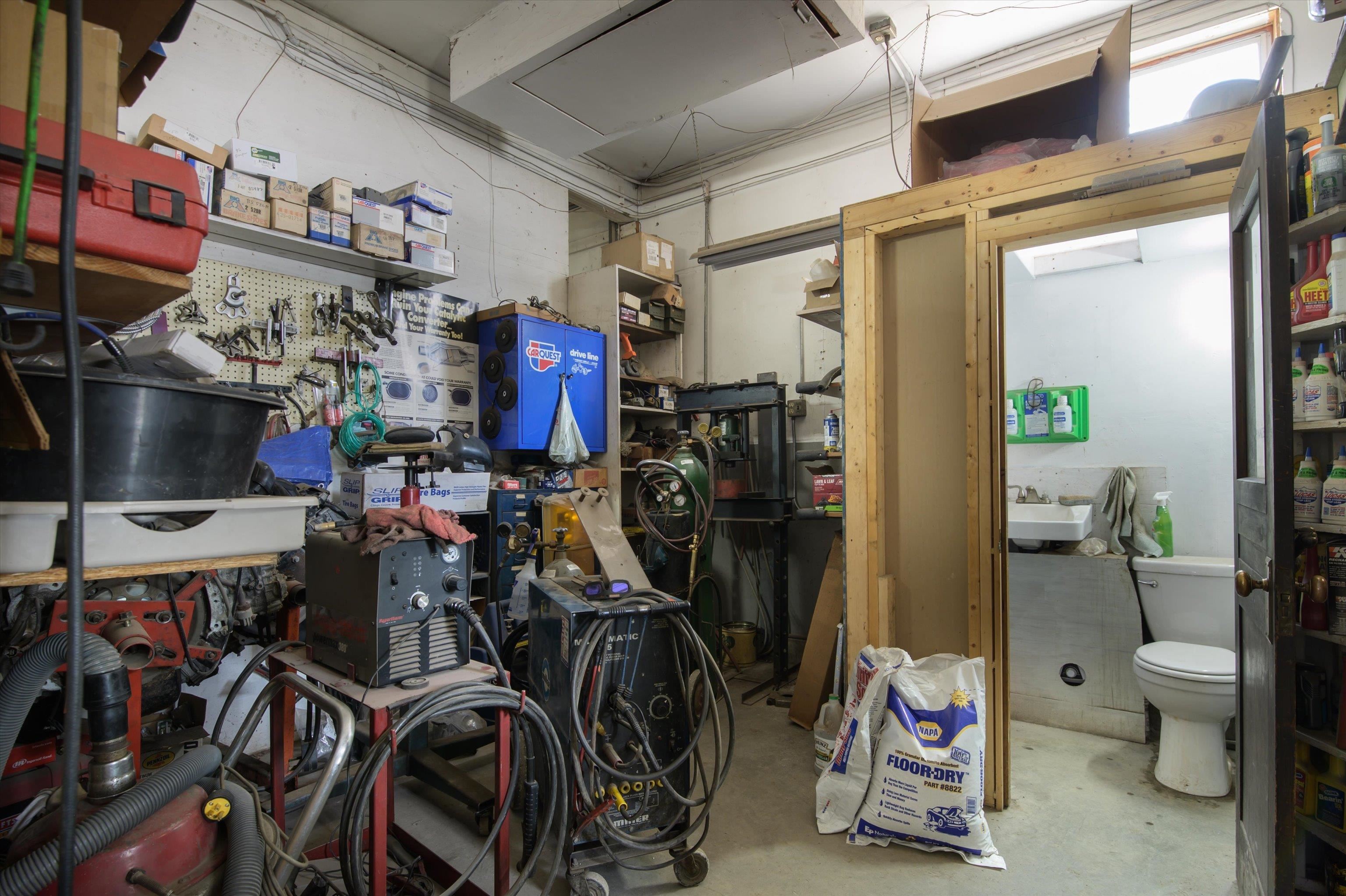 Commercial Sale in Weathersfield 4