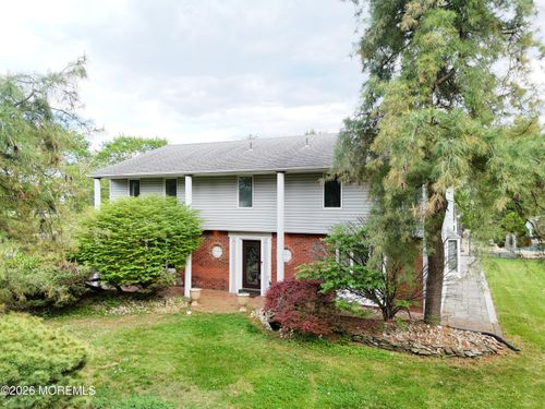 1 Flintlock Rd, Freehold, NJ, 07728-8296 | Card Image