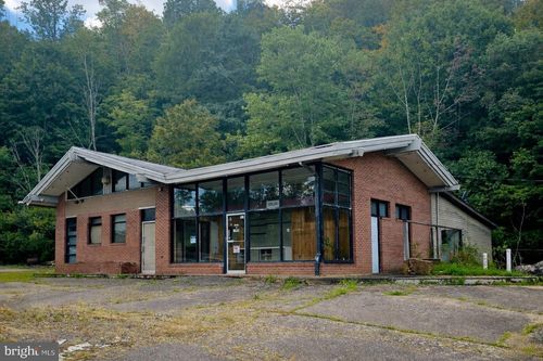 940 Powerhouse Rd, White Haven, PA, 18661-3301 | Card Image