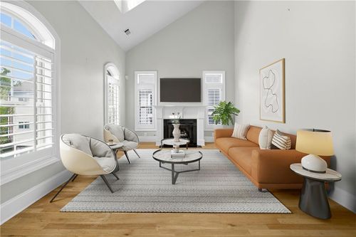 285 Le Gran Bnd, Sandy Springs, GA, 30328-6235 | Card Image