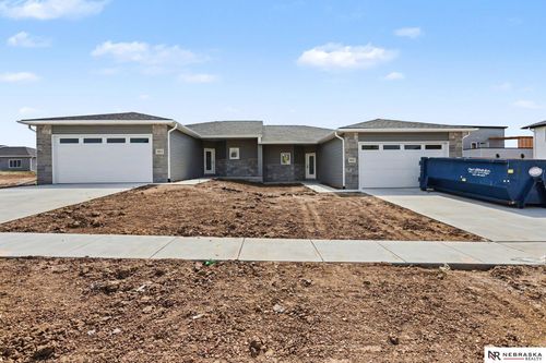 9433 Far Niente Ln, Lincoln, NE, 68526-6152 | Card Image