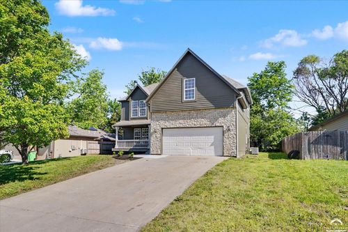 212 Hillside Dr, Baldwin City, KS, 66006-7000 | Card Image