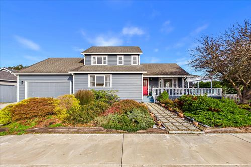 1725 Tasi Ln, McKinleyville, CA, 95519-7211 | Card Image