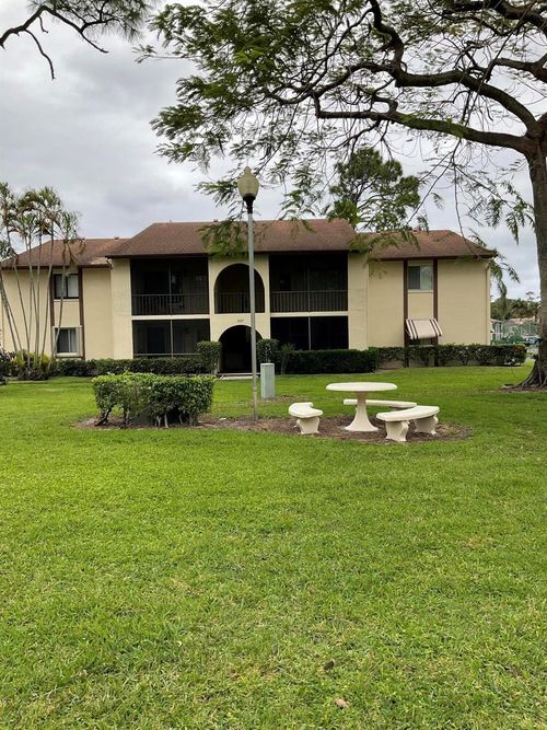 b1-337 Knotty Pine Cir, Greenacres, FL, 33463-9208 | Card Image