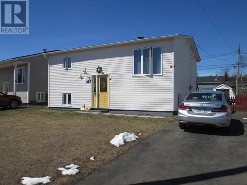 33 Lower Ave, Bishops Falls, NL, A0H1C0 | Card Image