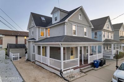 4 Center Street, Home with 5 bedrooms, 3 bathrooms and null parking in Sea Bright NJ | Image 1