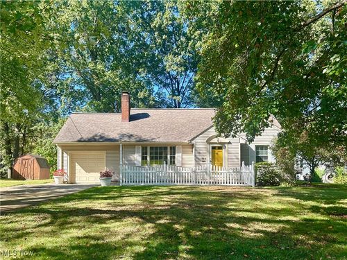 724 N Bentley Ave, Niles, OH, 44446-5214 | Card Image